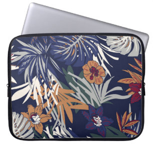 Beautiful vintage Floral pattern in the many kind  Laptop Sleeve