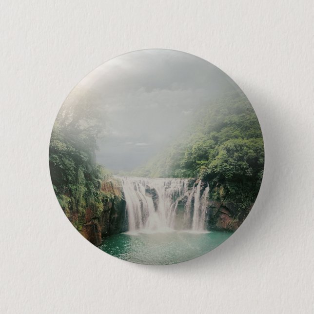 Beautiful Waterfall in a Lush Green Forest 6 Cm Round Badge (Front)