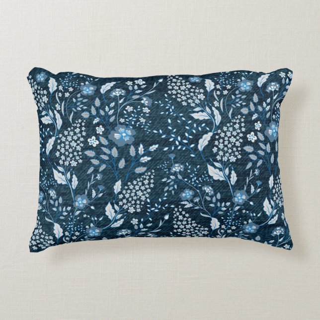 Beautiful Wildflower Pattern on Grassy Background Decorative Cushion (Front)