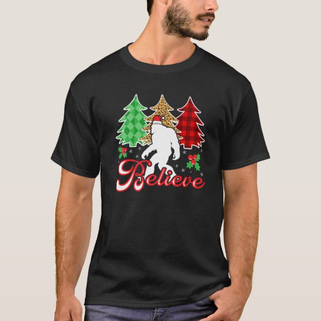 Believe Bigfoot Red Green Yellow Plaid Christmas T T-Shirt (Front)