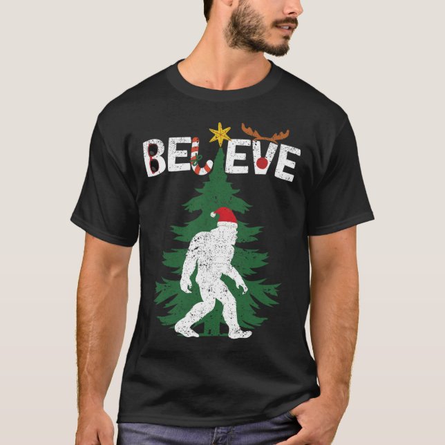 Believe Bigfoot Sasquatch Yeti Santa Hat Christmas T-Shirt (Front)