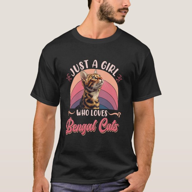 Bengal Cat JUST A GIRL WHO LOVES BENGAL CATS Vinta T-Shirt (Front)