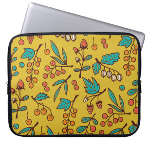 Berries on branches, seamless nature pattern. laptop sleeve