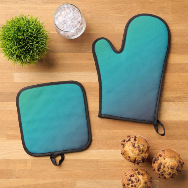 Best Solid Colour Silver Quilted Heat Protection  Oven Mitt & Pot Holder Set (Top Down)