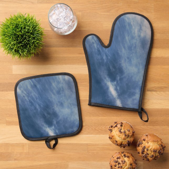 Best Solid Colour Silver Quilted Heat Protection  Oven Mitt & Pot Holder Set (Top Down)