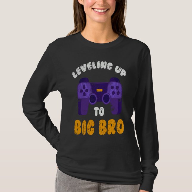 Big Bro  Present Game  Leveling future brother T-Shirt (Front)