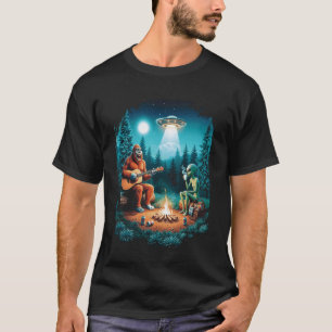 Bigfoot Alien Campfire UFO Flying Saucer Funny Men T-Shirt