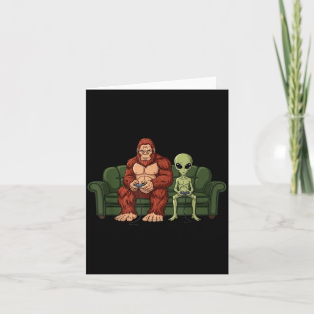 Bigfoot Alien Video Games Gaming Sasquatch Ufo Men Card (Front)