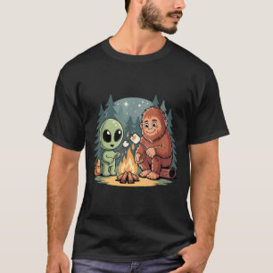 Bigfoot and alien campfire funny sasquatch ufo T-Shirt