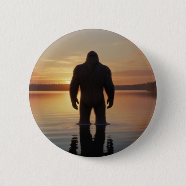 Bigfoot at Sunset Lake 6 Cm Round Badge (Front)