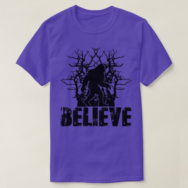 Bigfoot Believe Sasquatch Yeti Skunk Ape Finding B T-Shirt (Design Front)
