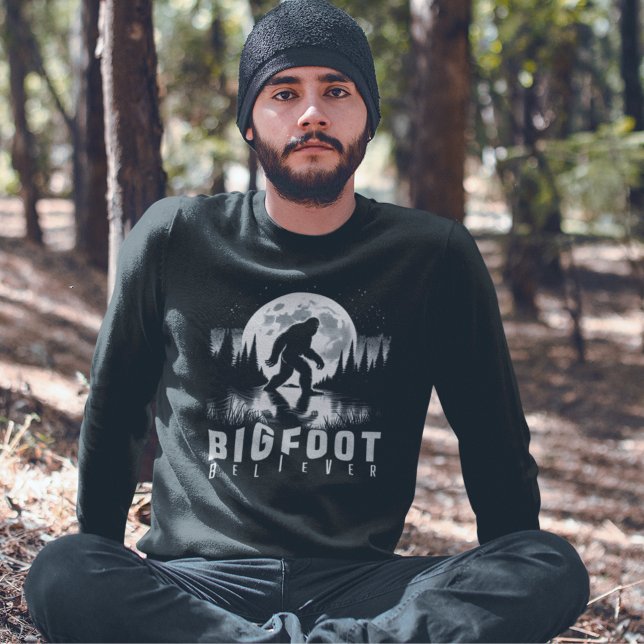 Bigfoot Believer, Sasquatch Fans & Cryptid Enthu Sweatshirt (Creator Uploaded)