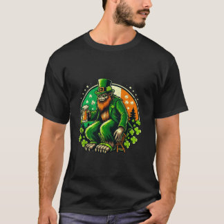 Bigfoot Clover Leaf Leprechaun Bigfoot St Patricks T-Shirt