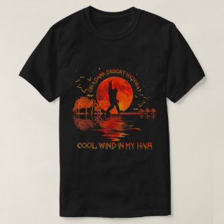 Bigfoot Desert Highway Retro Moon Silhouette Art T-Shirt