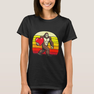 Bigfoot Holding Heart Valentine's Day Sasquatch De T-Shirt