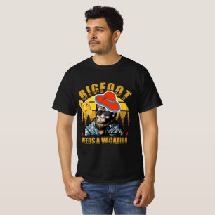 Bigfoot need a vacation l Funny vintage black T-Shirt