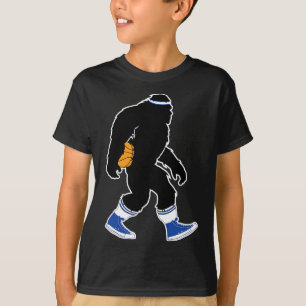 Bigfoot Retro Bysketbyll Gift For Squatch Believer T-Shirt
