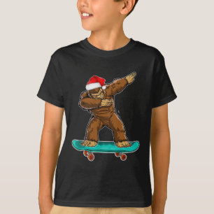 Bigfoot Santa Skateboarding Skater Dabbing Skatebo T-Shirt