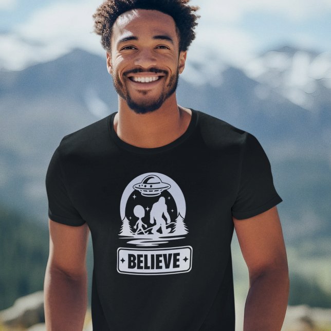 Bigfoot Sasquatch Believer Alien Ufo Cryptid Mens T-Shirt (Creator Uploaded)