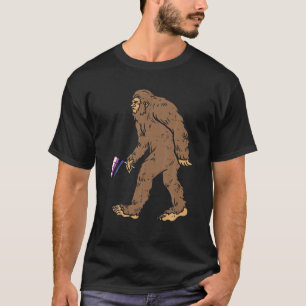 Bigfoot Sasquatch Genderfluid Flag Pride Nonbinary T-Shirt