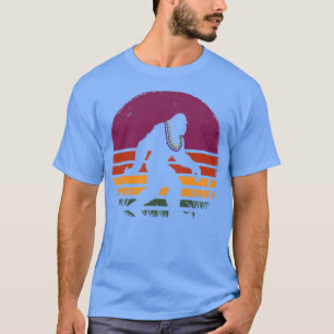 Bigfoot Sasquatch Mardi Gras Beads Happy Fat Tuesd T-Shirt