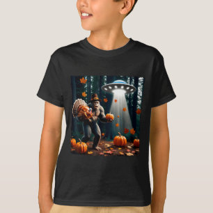 Bigfoot Sasquatch Turkey Ufos Funny Thanksgiving D T-Shirt