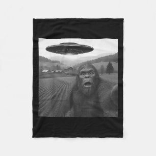 Bigfoot Selfie With Alien Ufo Funny Gifts For Men Fleece Blanket