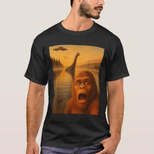 Bigfoot Selfie With Loch Ness Ufo Alien Gifts Men  T-Shirt