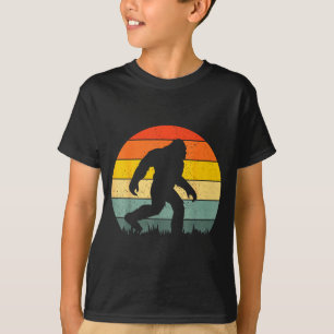 Bigfoot silhouette retro sunset funny sasquatch T-Shirt