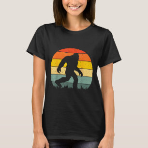 Bigfoot silhouette retro sunset funny sasquatch T-Shirt
