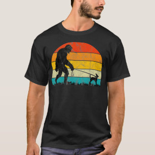 Bigfoot Walking Chihuahua Dog Training Puppies Mum T-Shirt