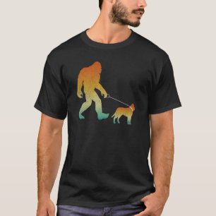 Bigfoot Walking Rafeiro do Alentejo Funny Sasquatc T-Shirt