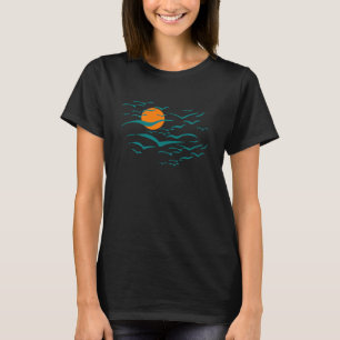 Birds in The Sunset, Lovely Merch, Sunset View, Sk T-Shirt
