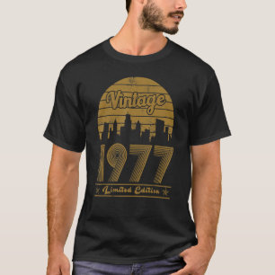 Birthday 46 Years Old Born In 1977 Women Men T-Shirt