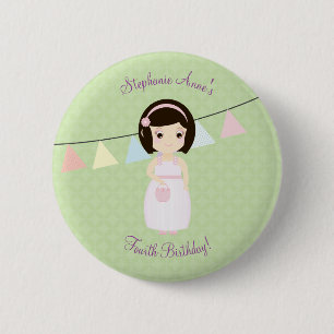 Birthday Girl at Gift Table 6 Cm Round Badge