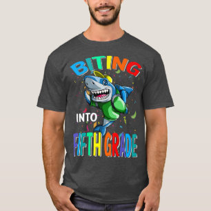 Biting Into Fifth Grade Back To School Shark Premi T-Shirt
