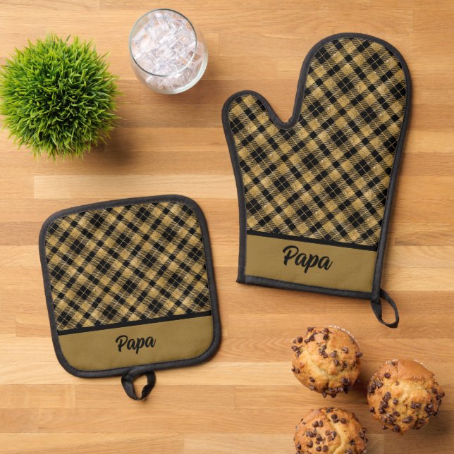 Black and Gold Plaid Oven Mitt & Pot Holder Set (Top Down)