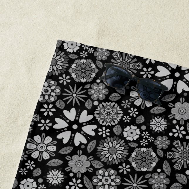 Black And Grey Retro Floral Art Seamless Pattern Beach Towel (In Situ)