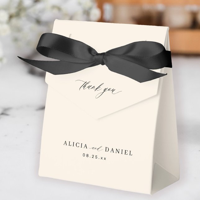 Black and ivory simple minimalist elegant wedding favour box (Creator Uploaded)