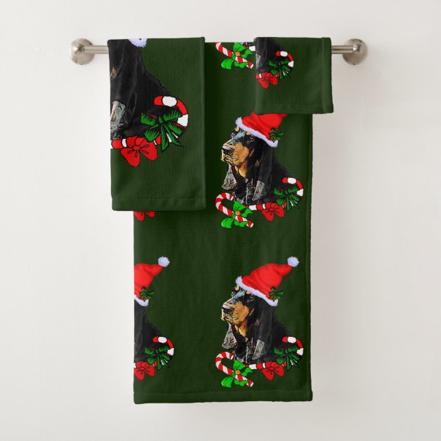 Black and Tan Coonhound Christmas Bath Towel Set (Insitu)