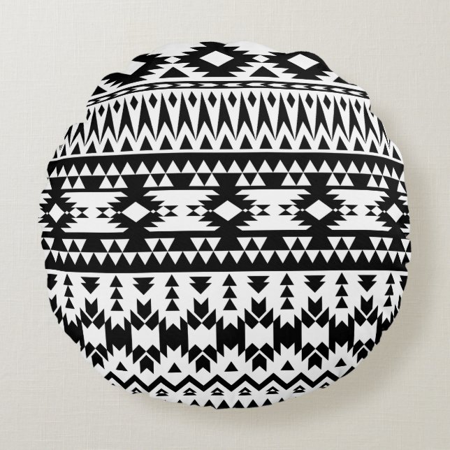 Black and White Aztec geometric vector pattern Round Cushion (Front)