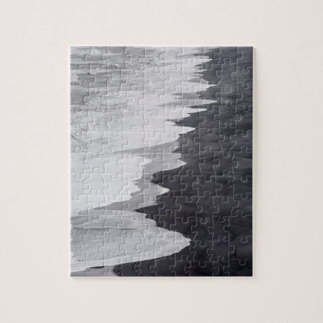 Black and white beach scenic jigsaw puzzle (Vertical)