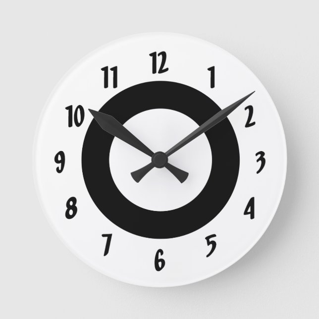 Black and White Circle Round Clock (Front)
