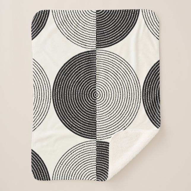 Black and white circles seamless pattern sherpa blanket (Front)