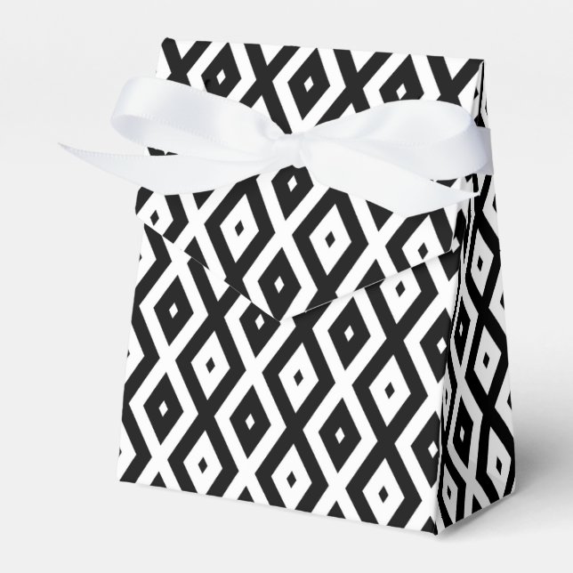 Black and white diamond pattern favour box (Front Side)
