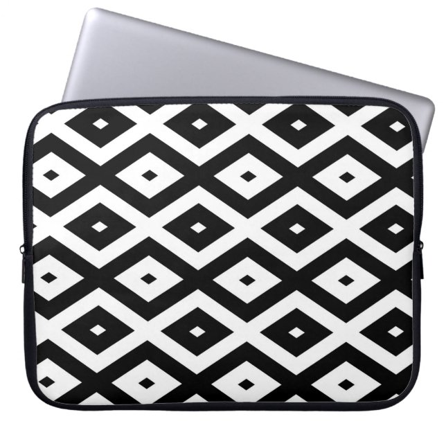 Black and white diamond pattern laptop sleeve (Front)