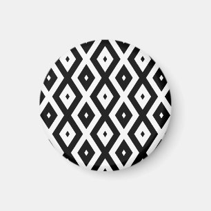 Black and white diamond pattern magnet