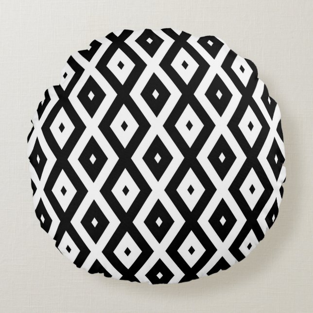 Black and white diamond pattern round cushion (Front)