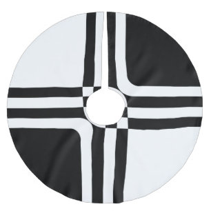 Black and white fantasy brushed polyester tree skirt