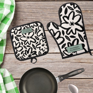 Black and white flower modern name oven mitt & pot holder set